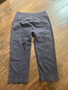Lululemon Navy Speckled Performance Capris